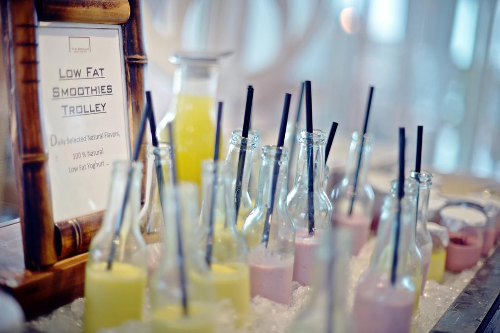 מנאמה The Domain Bahrain Hotel And Spa - Adults Friendly 16 Years Plus מראה חיצוני תמונה Smoothies at a buffet